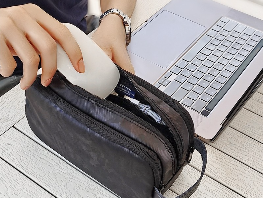 Green Elegant Pouch - BlacK
